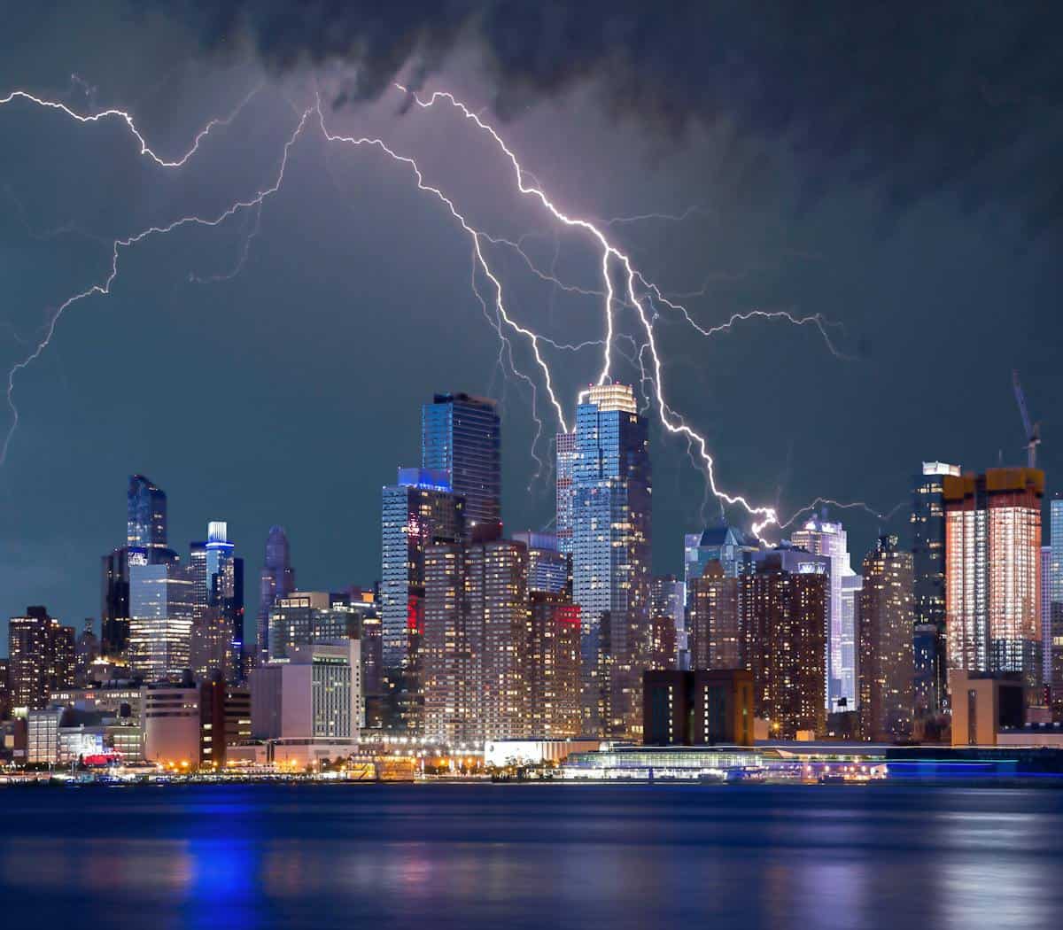 Revolutionizing Weather Forecasting: AI Meets Traditional Techniques in Google's New System